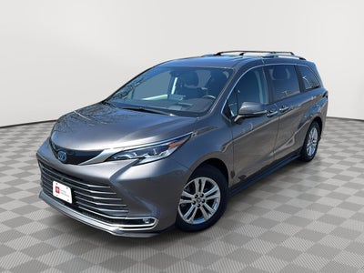 2022 Toyota Sienna Platinum 7-Passenger