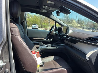 2022 Toyota Sienna Platinum 7-Passenger