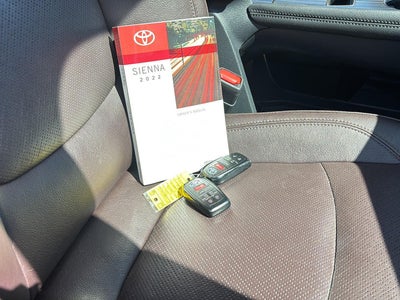 2022 Toyota Sienna Platinum 7-Passenger