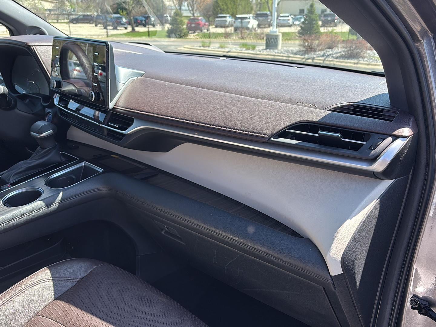 2022 Toyota Sienna Platinum 7-Passenger