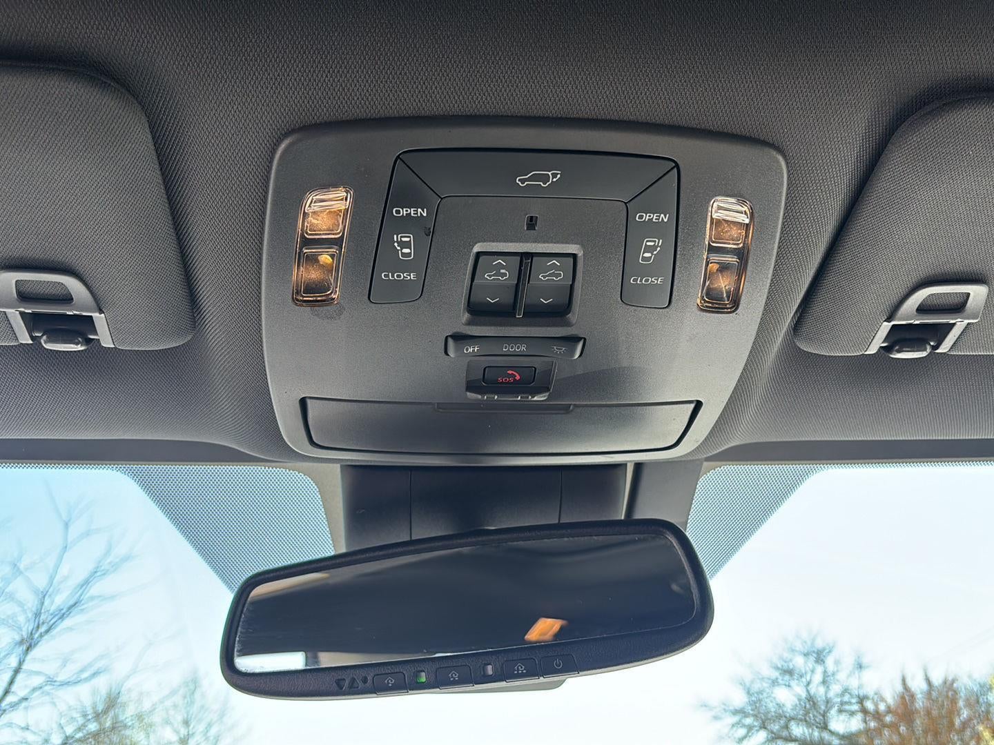 2022 Toyota Sienna Platinum 7-Passenger