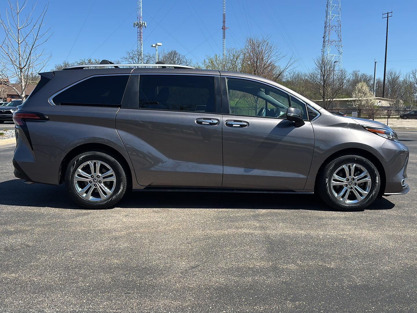 2022 Toyota Sienna Platinum 7-Passenger