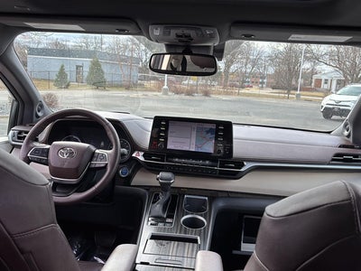 2023 Toyota Sienna Platinum 7-Passenger