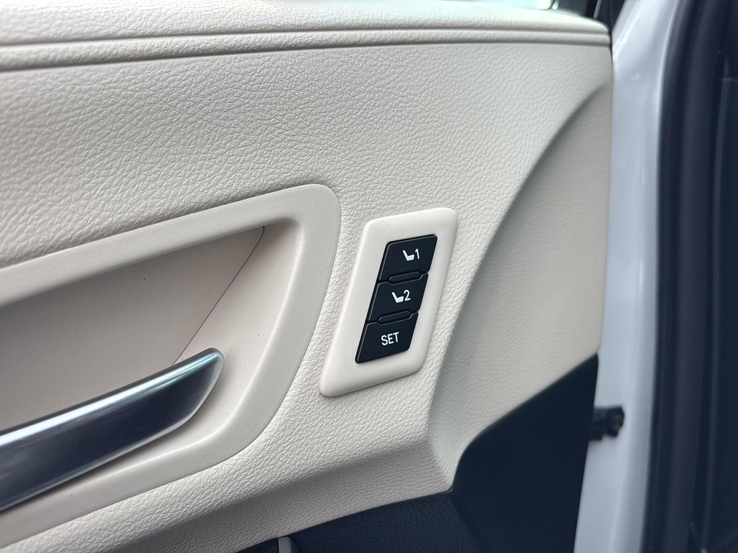 2023 Toyota Sienna Platinum 7-Passenger