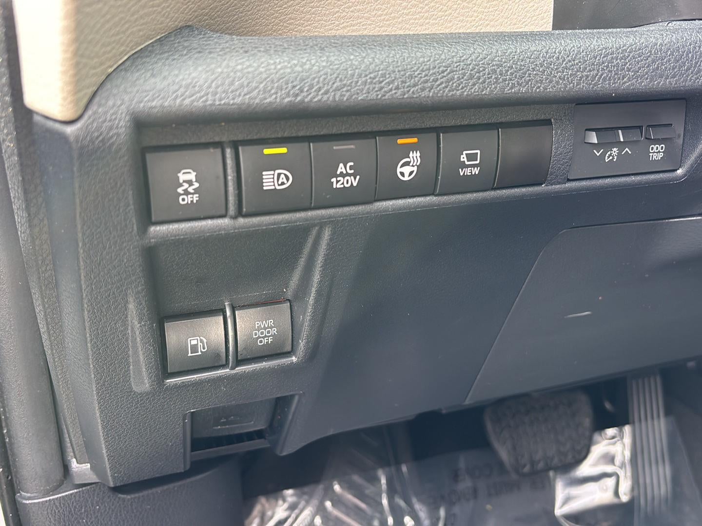 2023 Toyota Sienna Platinum 7-Passenger