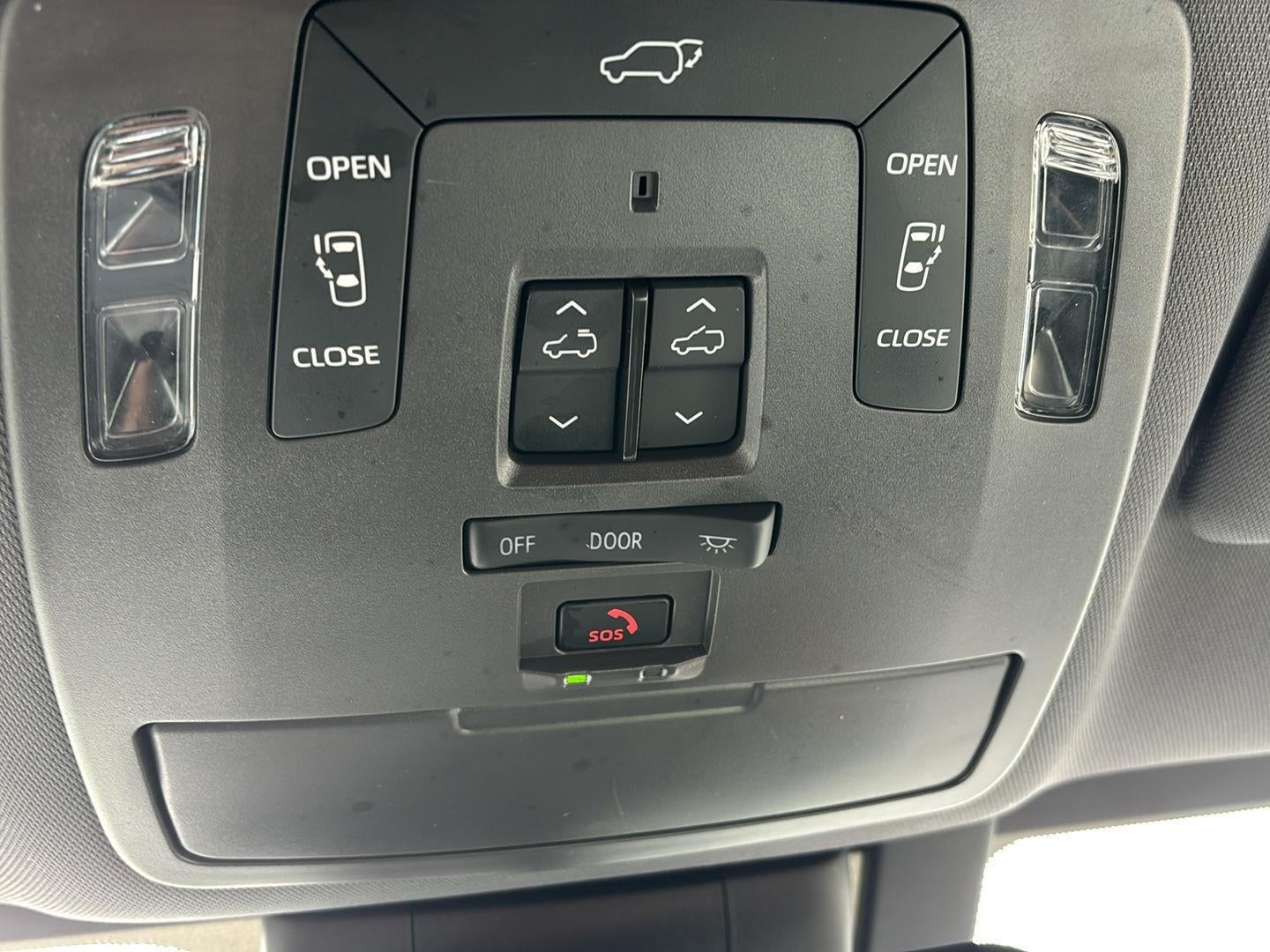 2023 Toyota Sienna Platinum 7-Passenger