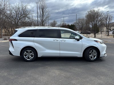 2023 Toyota Sienna Platinum 7-Passenger