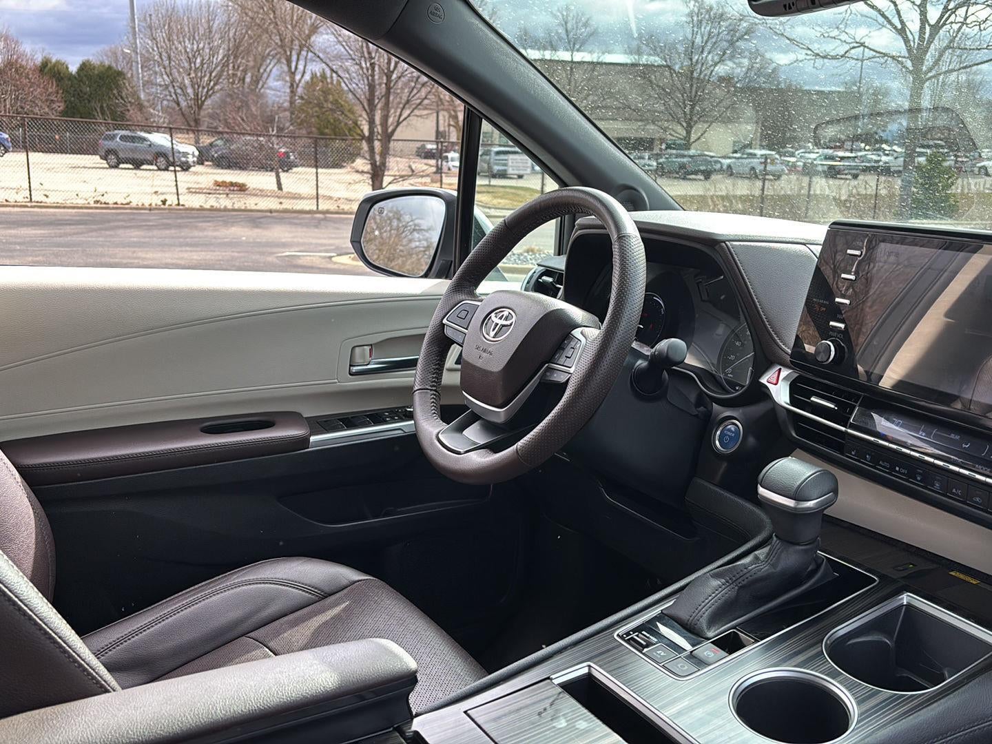 2023 Toyota Sienna Platinum 7-Passenger