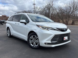 2023 Toyota Sienna Platinum 7-Passenger