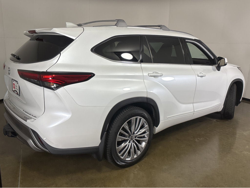 2022 Toyota Highlander Platinum