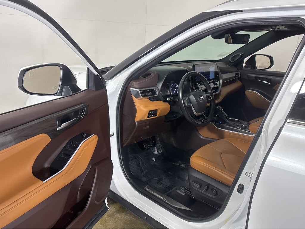 2022 Toyota Highlander Platinum