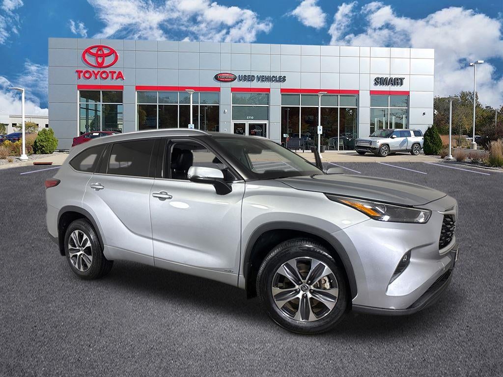 2022 Toyota Highlander Hybrid XLE