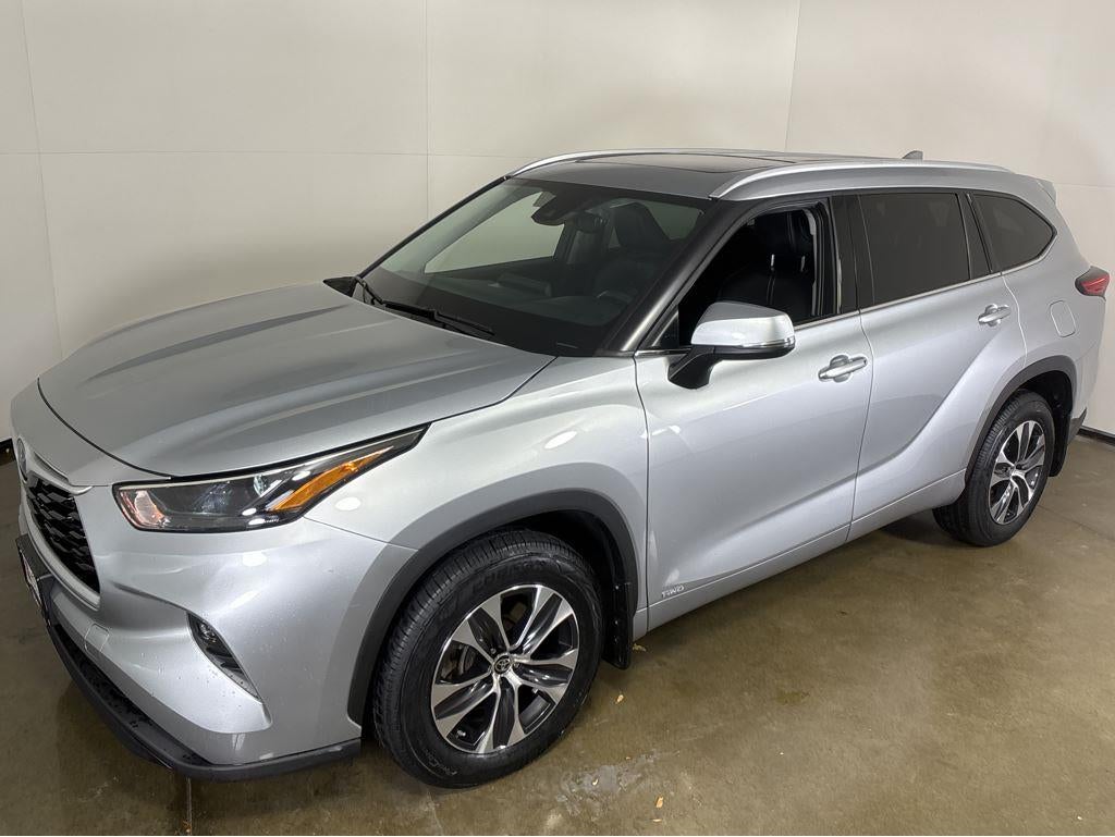 2022 Toyota Highlander Hybrid XLE