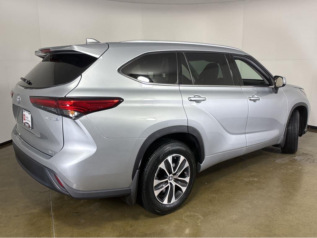 2022 Toyota Highlander Hybrid XLE