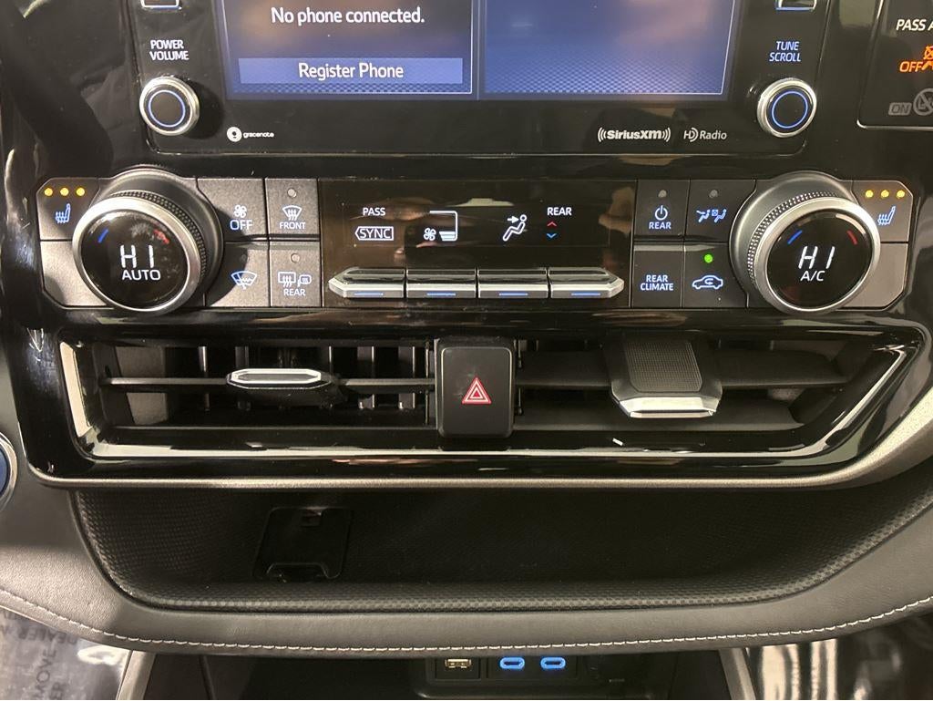 2022 Toyota Highlander Hybrid XLE