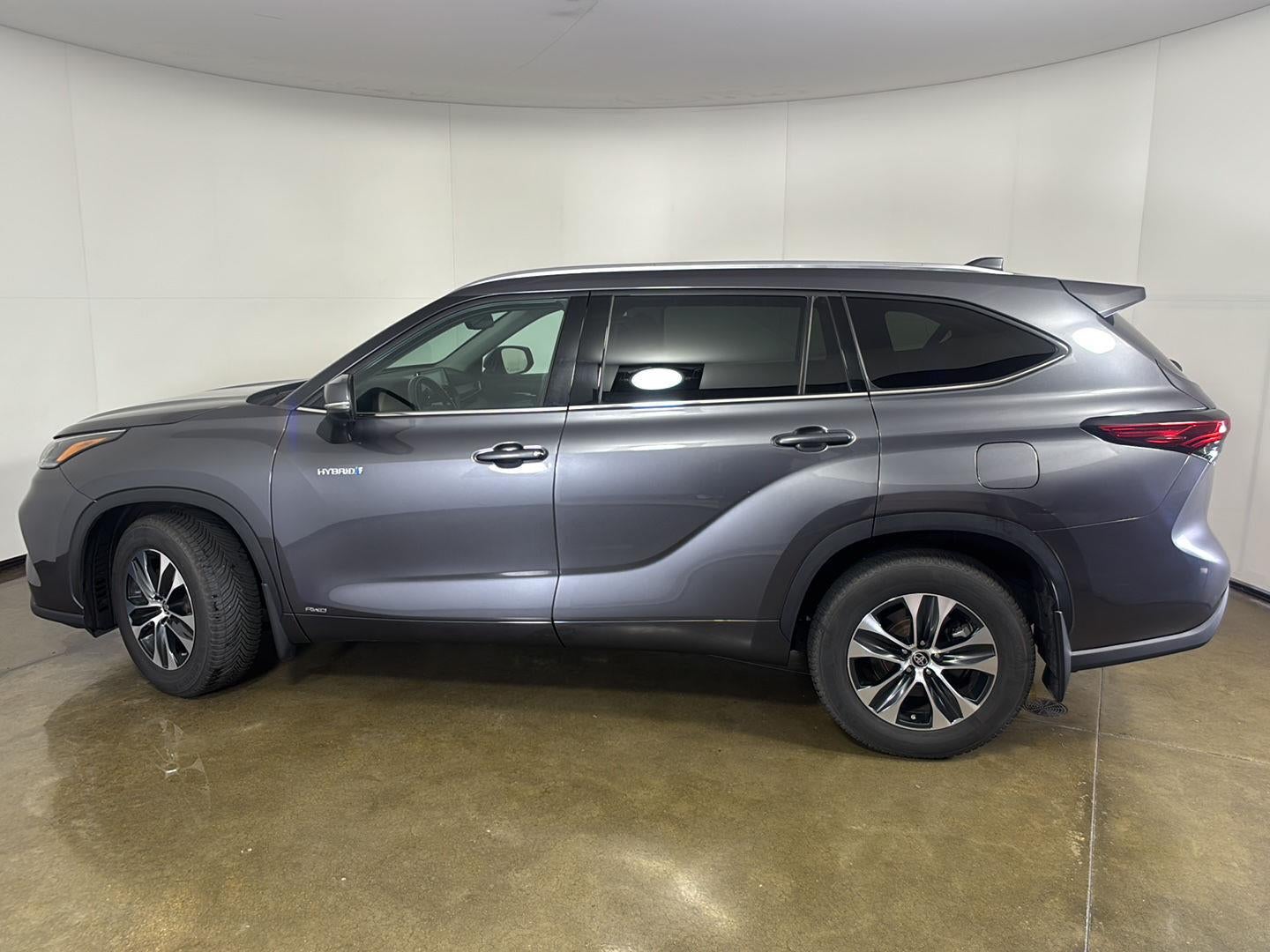 2021 Toyota Highlander Hybrid XLE