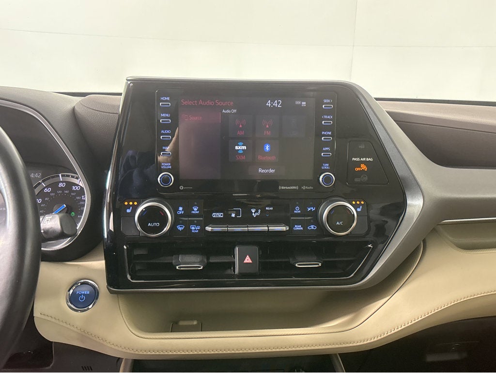 2022 Toyota Highlander Hybrid XLE