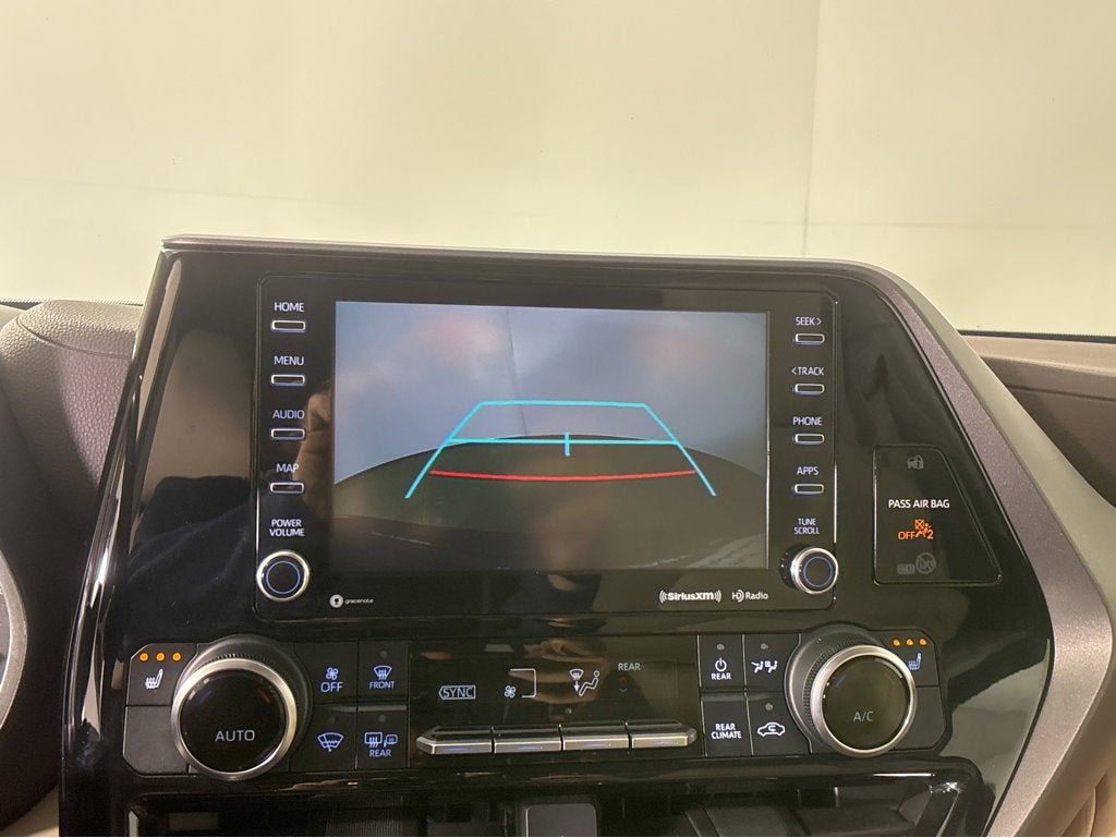 2022 Toyota Highlander Hybrid XLE