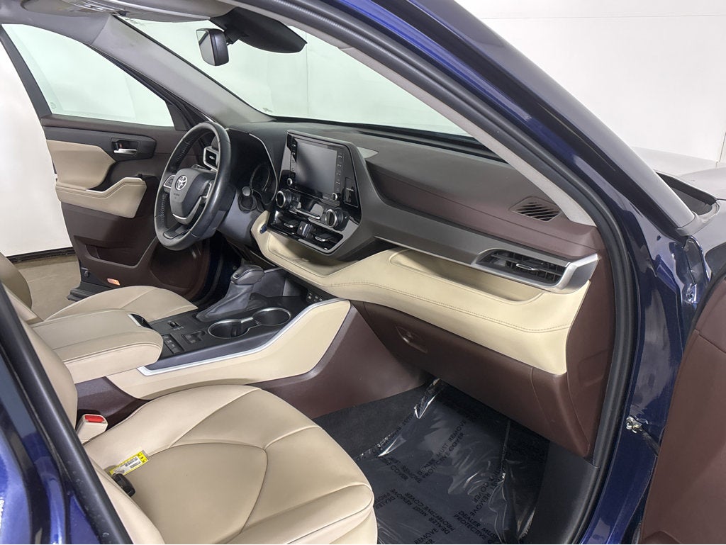 2022 Toyota Highlander Hybrid XLE