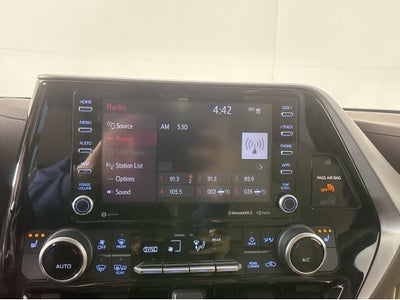 2022 Toyota Highlander Hybrid XLE