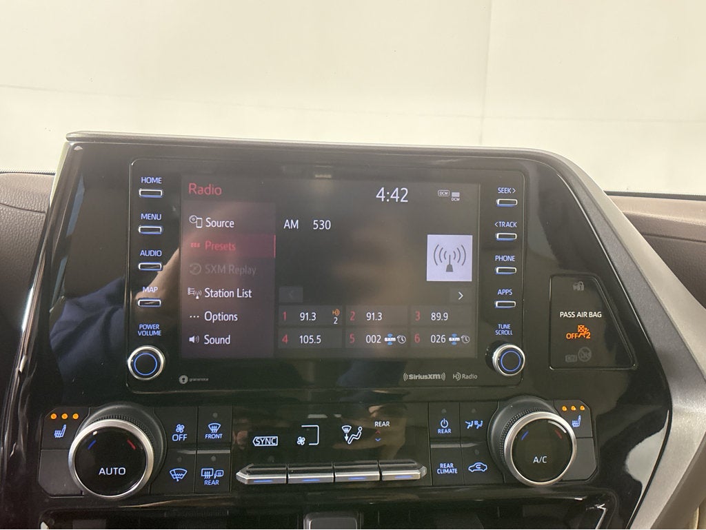 2022 Toyota Highlander Hybrid XLE