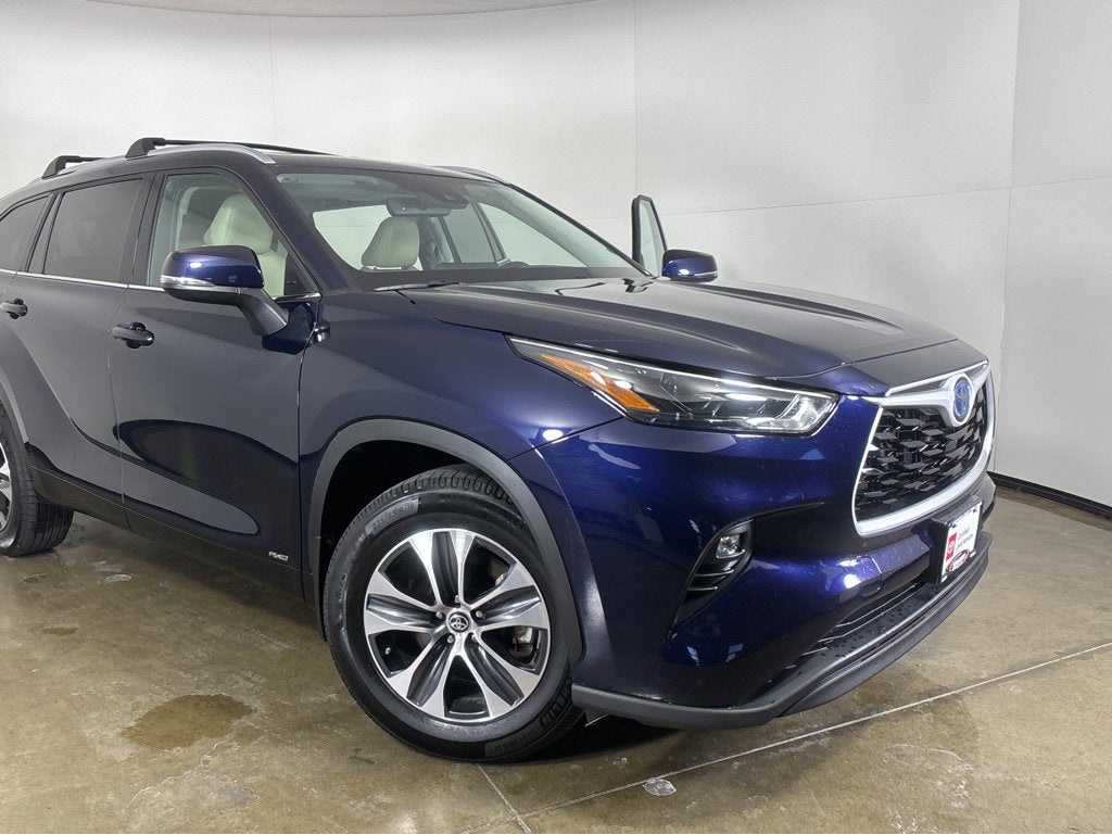 2022 Toyota Highlander Hybrid XLE