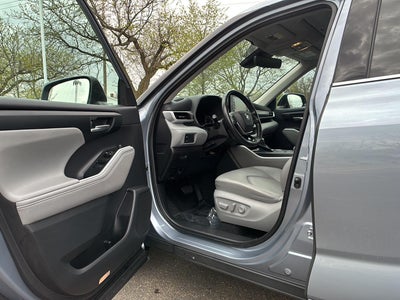 2021 Toyota Highlander Hybrid XLE