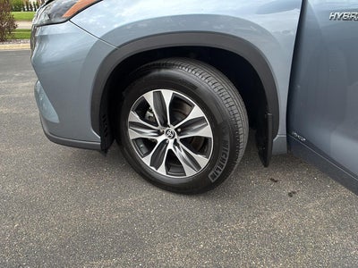 2021 Toyota Highlander Hybrid XLE