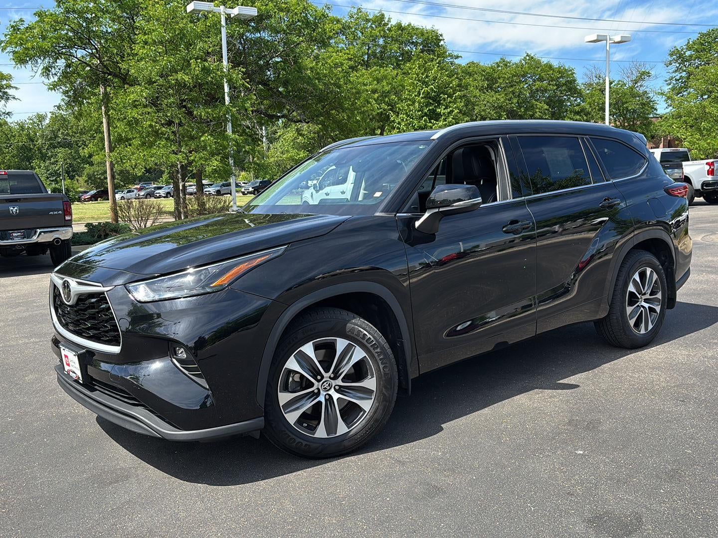 2022 Toyota Highlander XLE 4x4 V6's photo