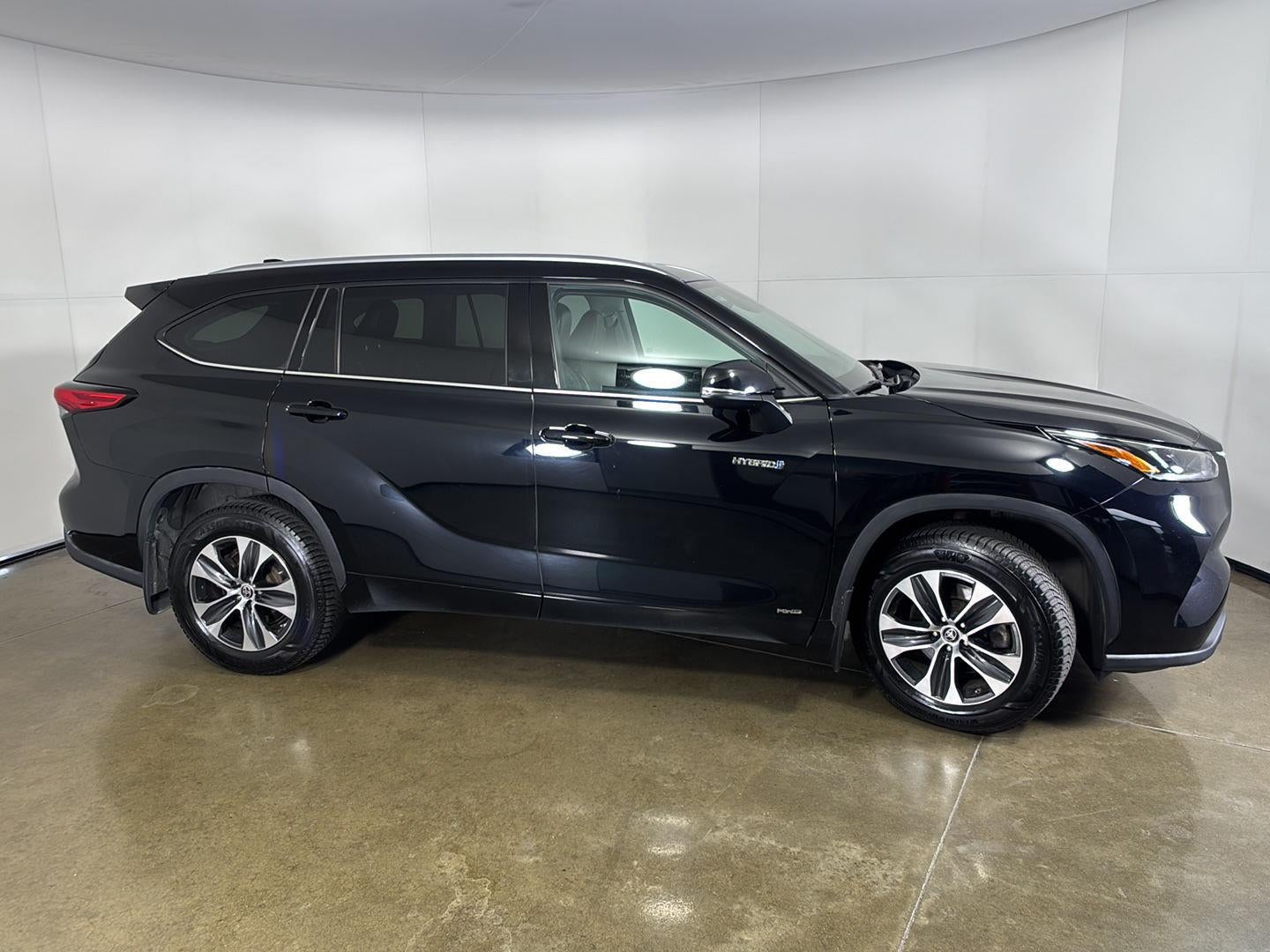 2021 Toyota Highlander Hybrid XLE