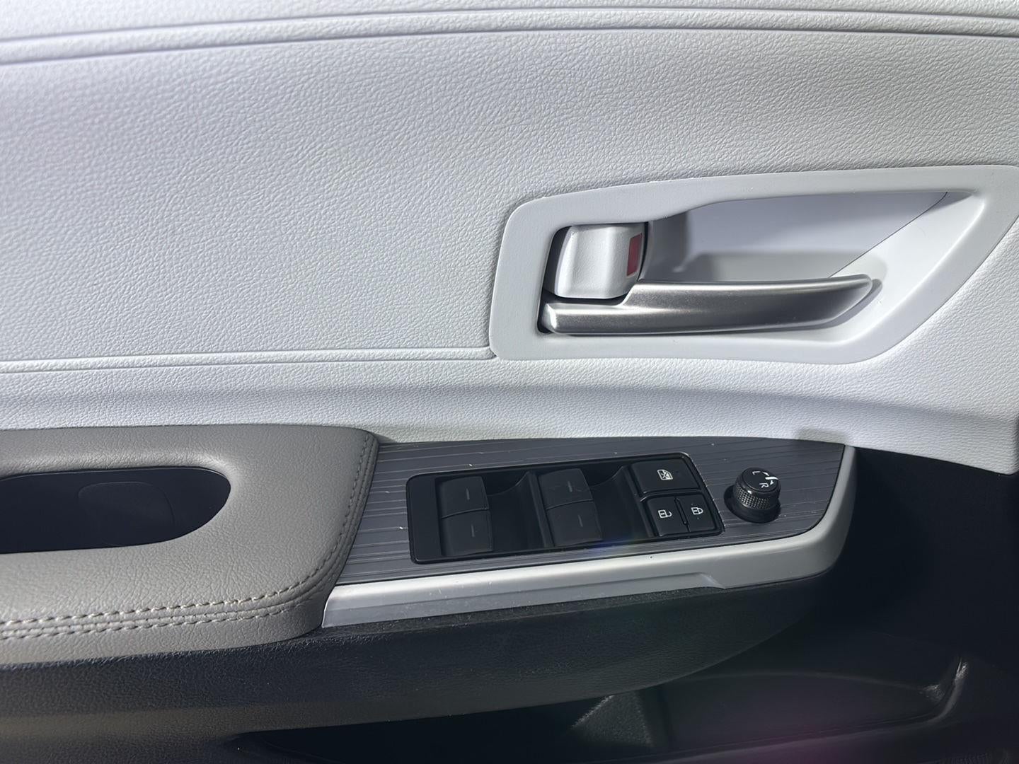 2025 Toyota Sienna XLE 7-Passenger