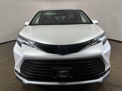 2025 Toyota Sienna XLE 7-Passenger
