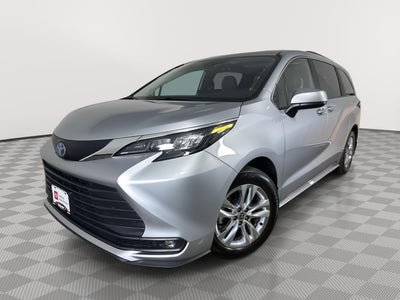 2025 Toyota Sienna XLE