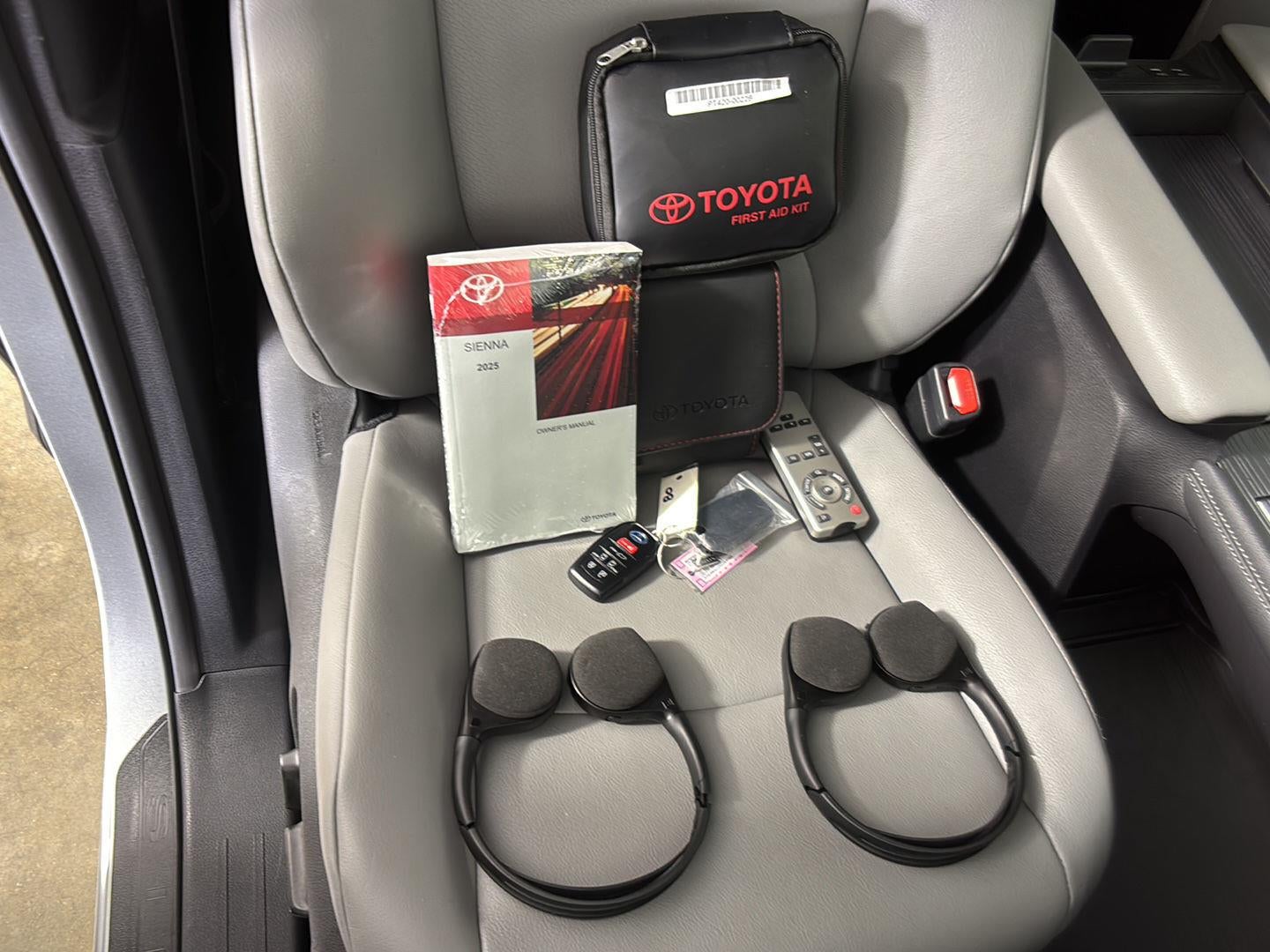 2025 Toyota Sienna XLE