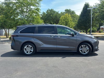 2025 Toyota Sienna XLE