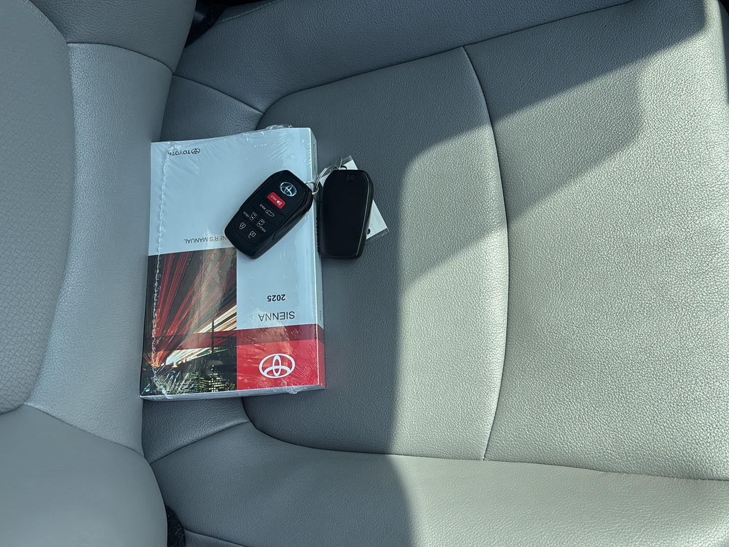 2025 Toyota Sienna XLE