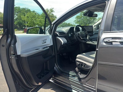 2025 Toyota Sienna XLE