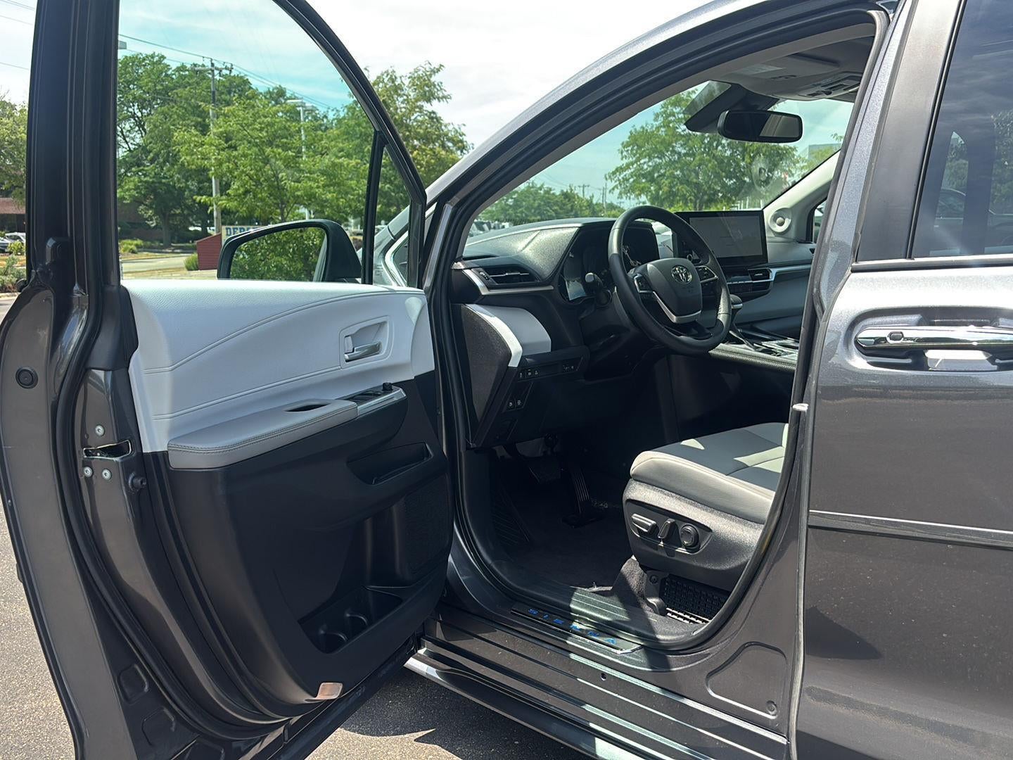 2025 Toyota Sienna XLE