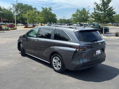 2025 Toyota Sienna XLE