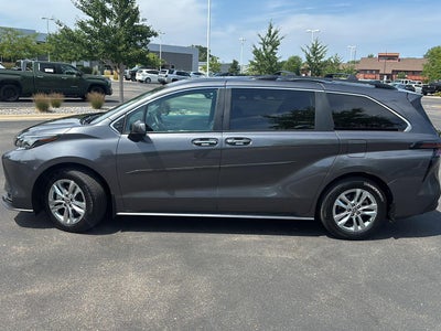 2025 Toyota Sienna XLE
