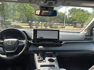 2025 Toyota Sienna XLE