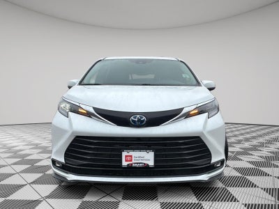 2025 Toyota Sienna XLE