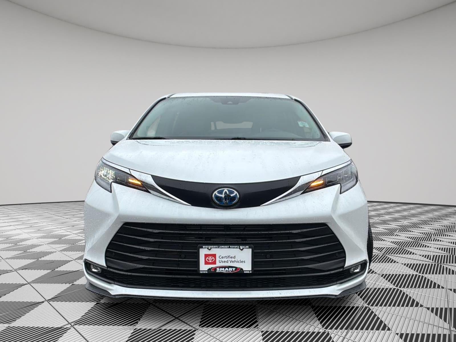 2025 Toyota Sienna XLE