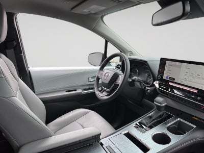 2025 Toyota Sienna XLE