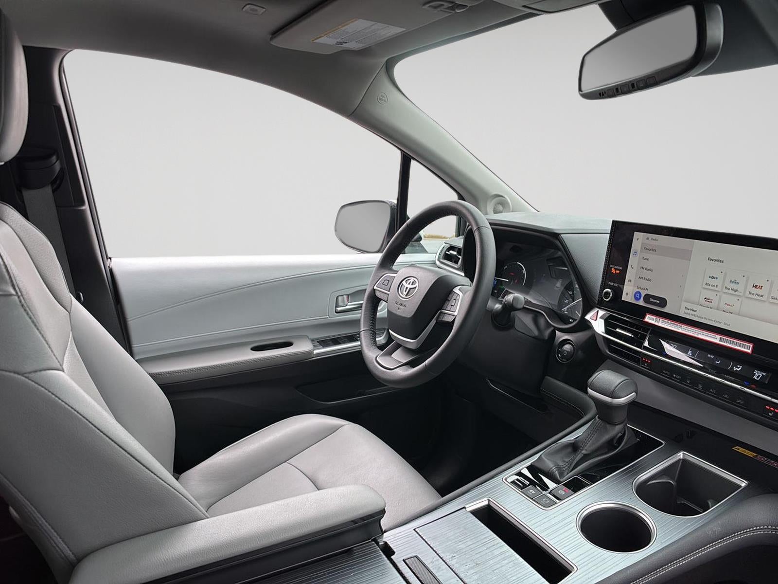 2025 Toyota Sienna XLE