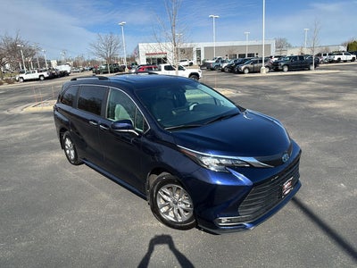 2025 Toyota Sienna XLE