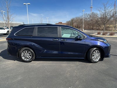 2025 Toyota Sienna XLE