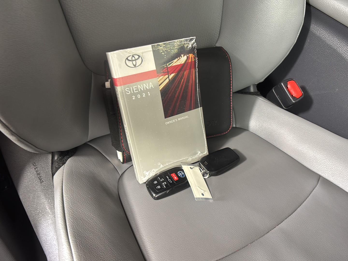 2021 Toyota Sienna XLE