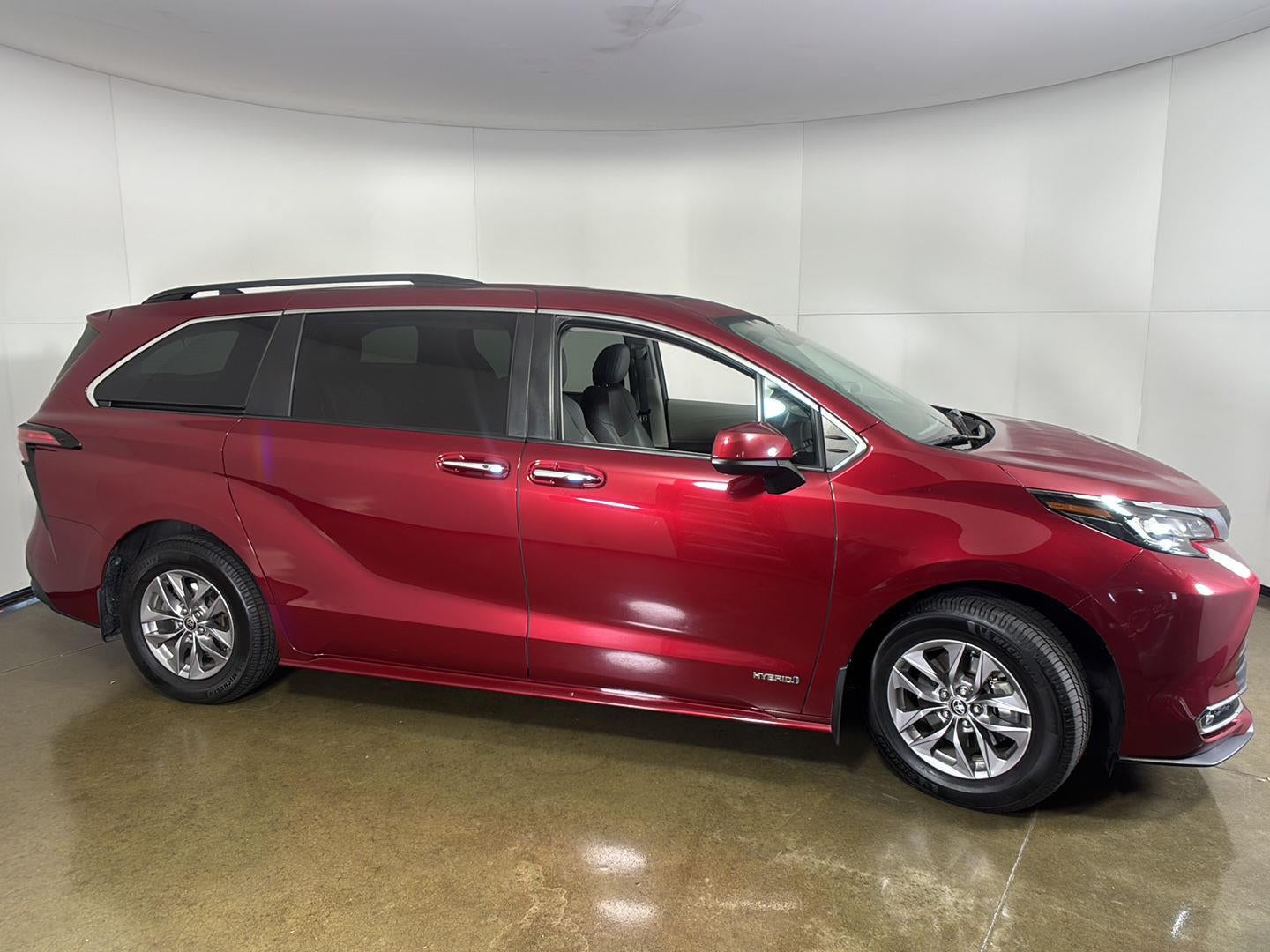 2021 Toyota Sienna XLE