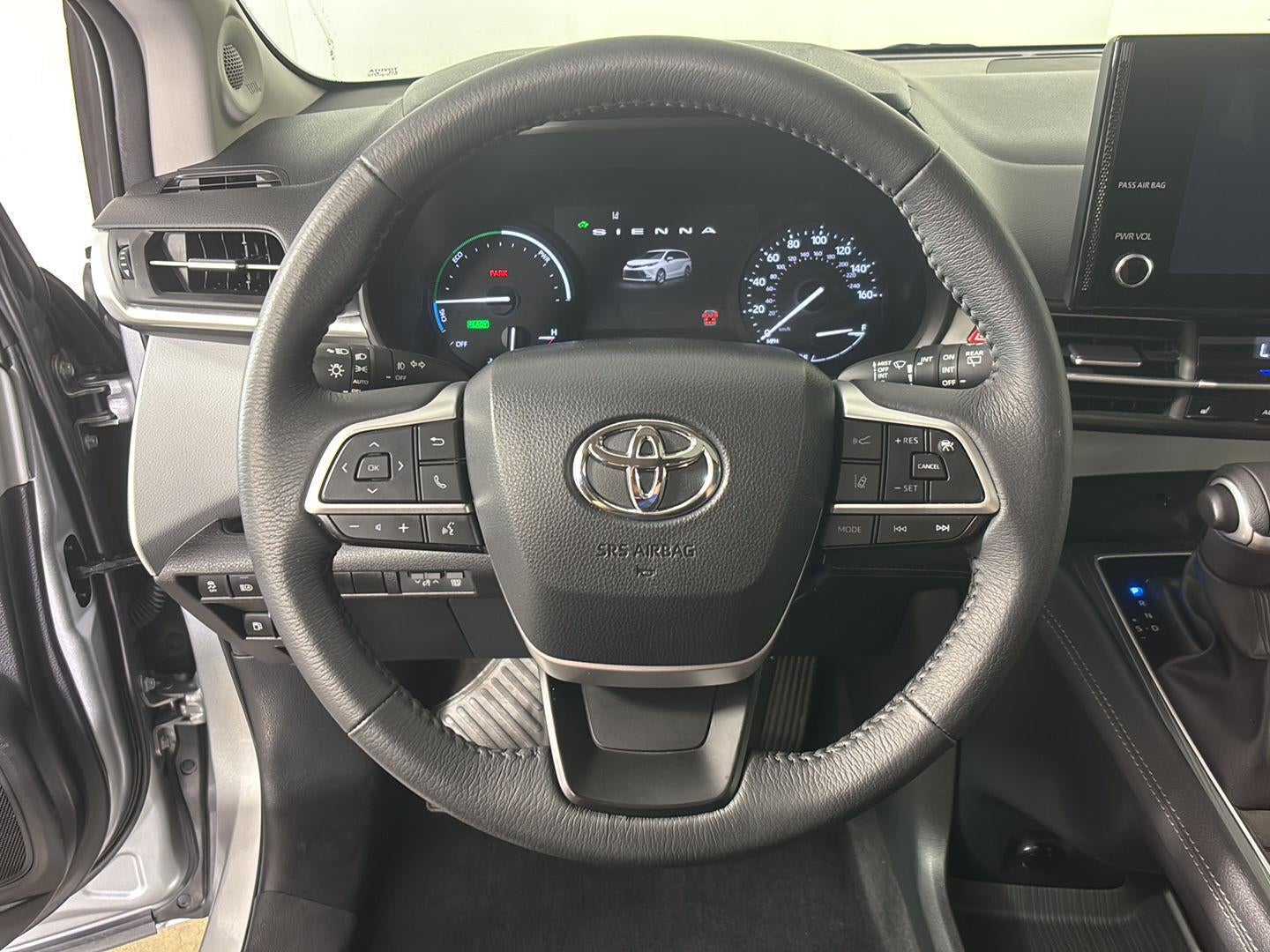 2025 Toyota Sienna XLE